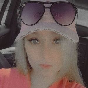 Meet your Posher, Marie